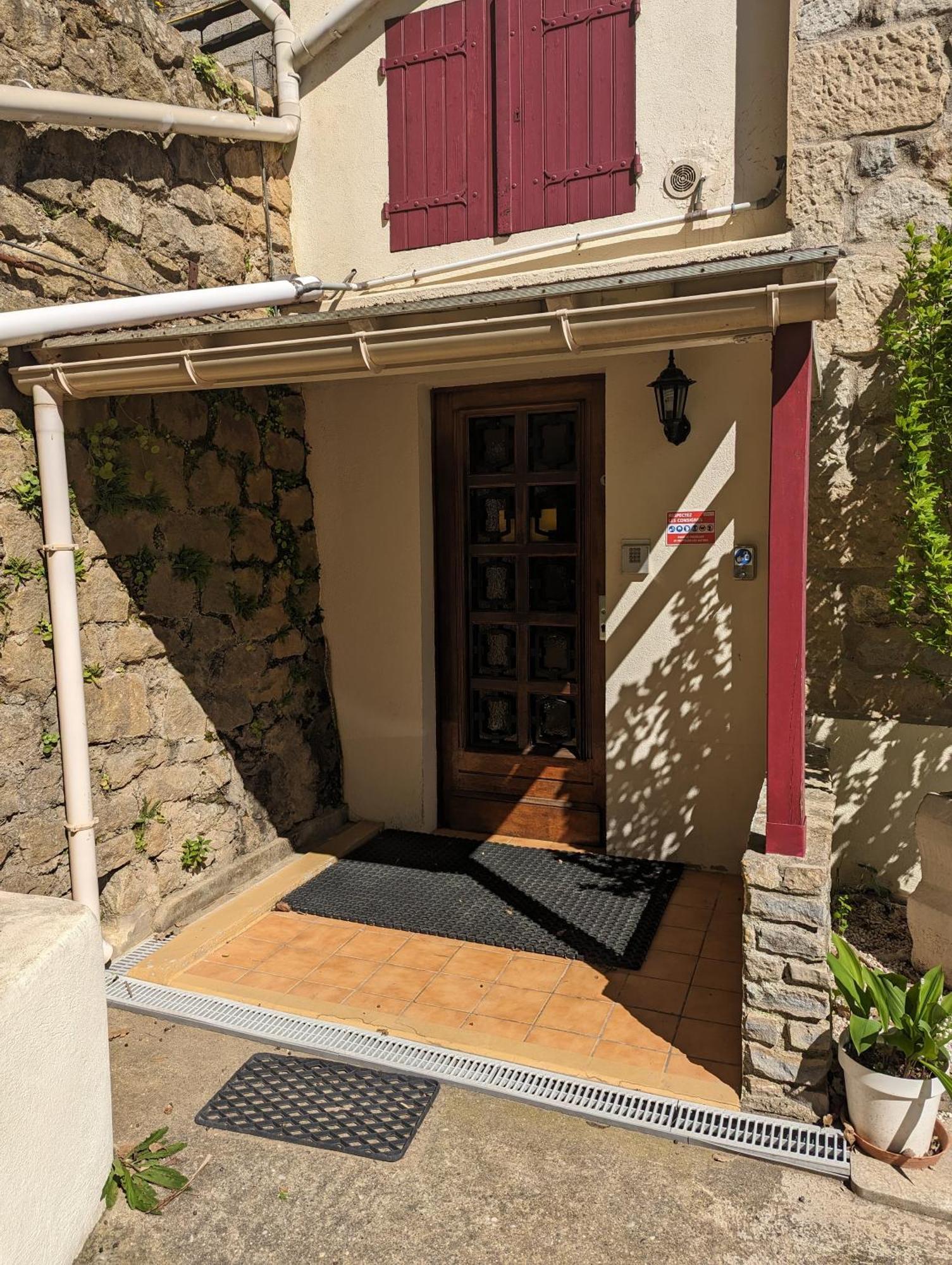 Auberge Des Pins Обена Экстерьер фото